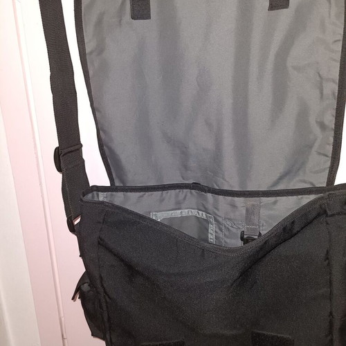 Bodytalk shoulder bag like new, black, waterproof, canvas