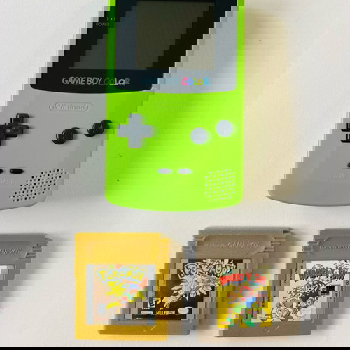 Nintendo Game Boy Color Lime Green като нов с оригинални Pokemon Gold и Mario & Yoshi