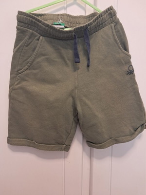 Benetton βερμούδα για αγόρι μεταχειρισμένη, 6-7 ετών