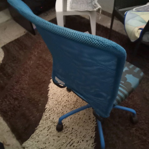 Office chairs for teenagers, like new, set of two
