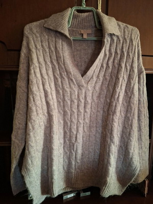 H&M pullover like new, beige, with collar and wide fit