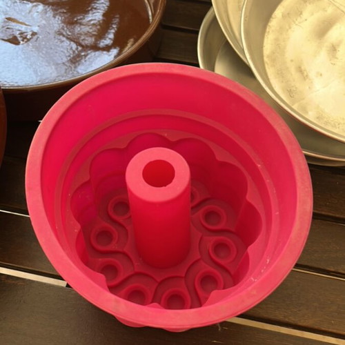 Set of 2 Clay Baking Dishes, 3 Tin Pans and Silicone Mold used