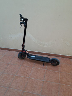 Electric scooter used, 30 km/h, 1300 km range
