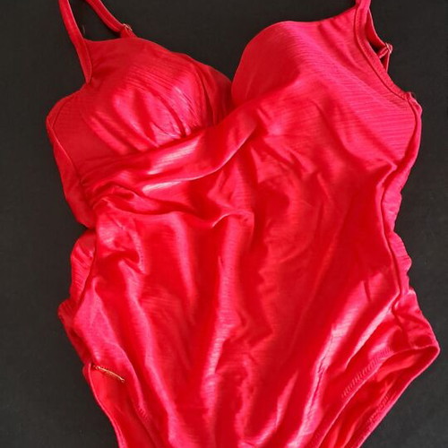 Luna red one-piece swimsuit with cups size 40 used
