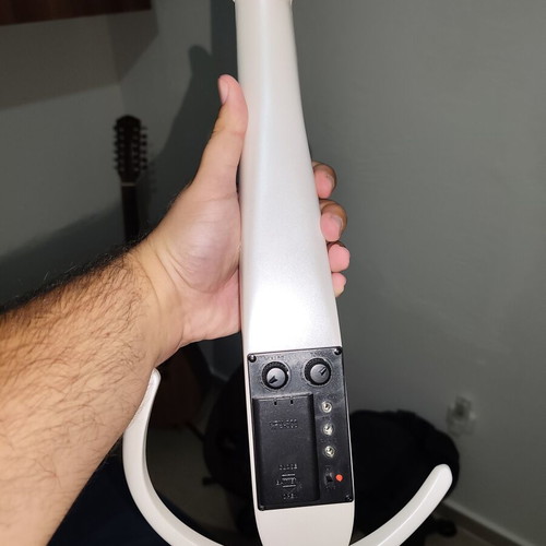 Electric Cretan lyra with case and bow