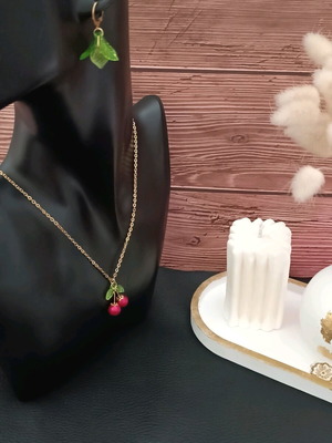 Handmade 18K steel necklace with glass cherry pendants and green leaves