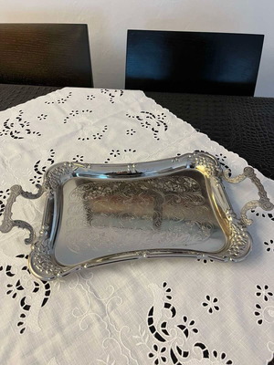 Vintage Twin Bird serving tray like new, stainless steel with floral design