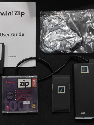 Retro Archos MZ9711 Zip Drive 100MB like new with PCMCIA adapter and accessories