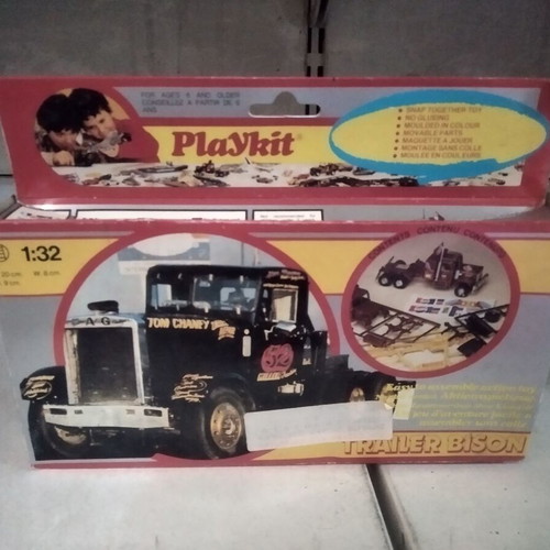 Trailer Bison Playkit Die Cast model 1983 scale 1:32 new