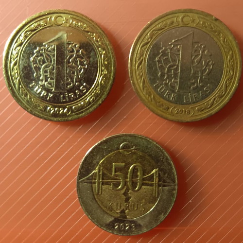 Lot of 2.5 used Turkish lira coins