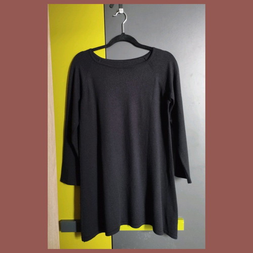 Wool long-sleeve blouse size M, black made of pure virgin wool