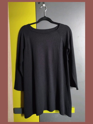 Wool long-sleeve blouse size M, black made of pure virgin wool