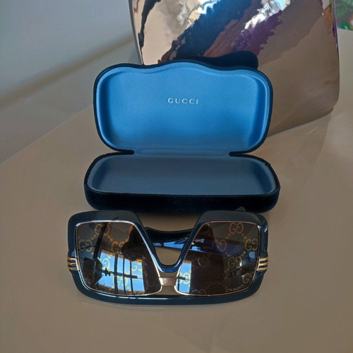 Gucci GG0900S Flat Top Mask Sunglasses with Logo, like new