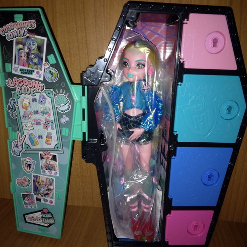 Monster High 2023 Skulltimate Secrets Wave 1 Lagoona Blue doll like new