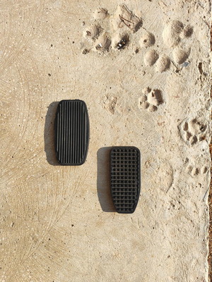 Pedal rubber covers for Alfa Romeo Alfa33 clutch and brake new