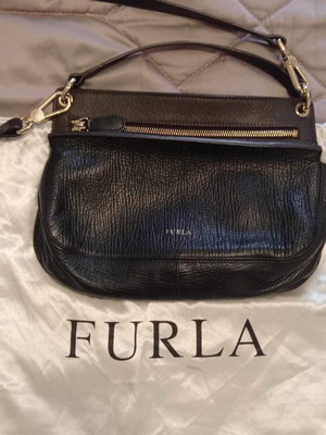 Τσαντάκι Furla δερμάτινο, σαν καινούργιο, μαύρο, με dust bag