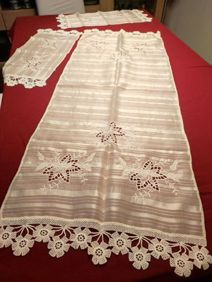 Silk embroidered set of 3 pieces new with handmade cotton lace