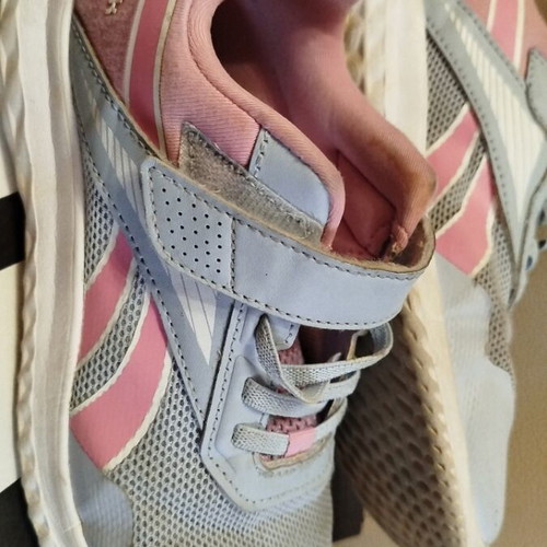 Reebok athletic shoes No 34 used, blue and pink