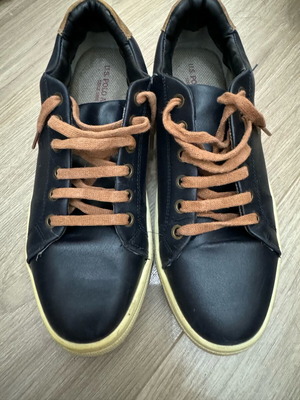 U.S. Polo Assn. sneakers blue with brown details used, size 39