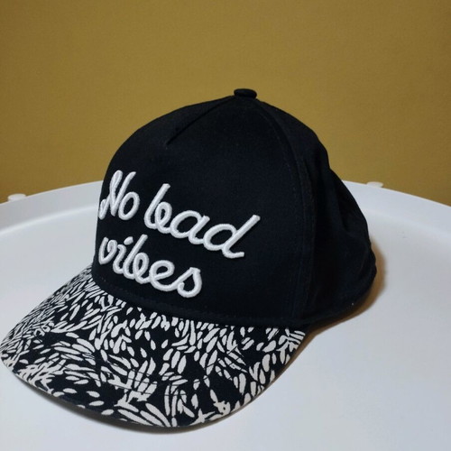 H&M black hat like new