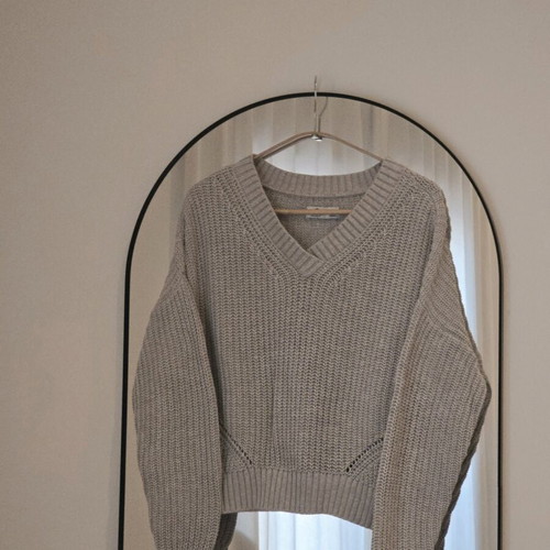 Hollister lightweight jumper used, slightly cropped, beige