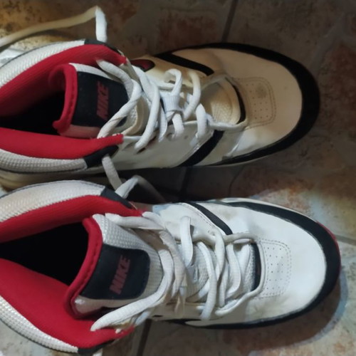 Nike basketball shoes used, white, size 36