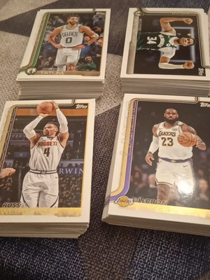 Complete Base Set Topps Flagship 2025, 300 cards, new