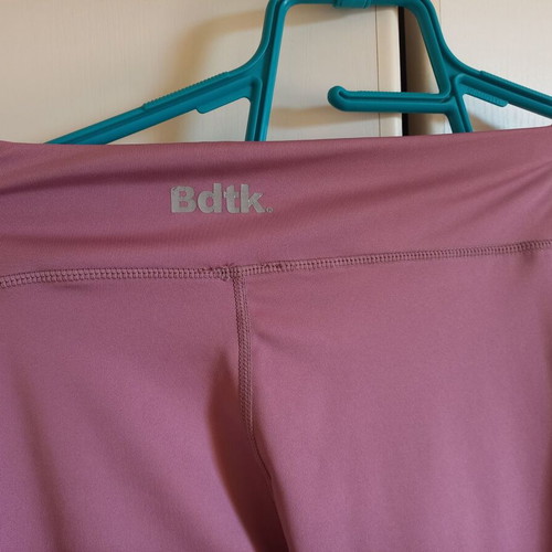 BodyTalk purple sports leggings new, size M