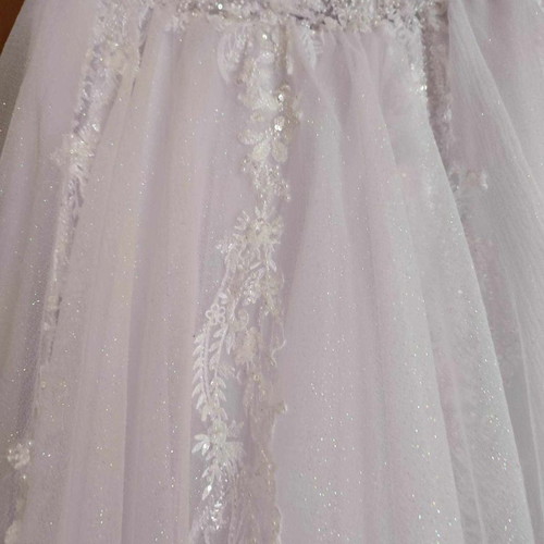 Wedding dress new with veil and genuine Swarovski stones