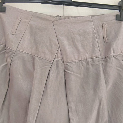 Genuine silk Hugo Boss skirt size M like new, gray
