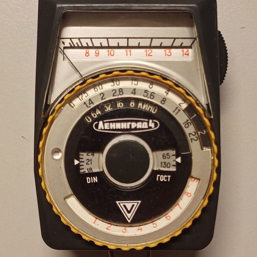 Lenigrad 4 light meter used, in good condition