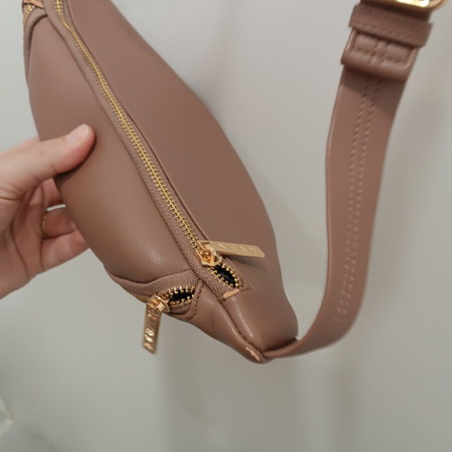 Verde women's beige waist bag used