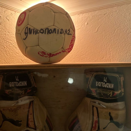 Nikopolidis Olympiakos gloves used with signed ball
