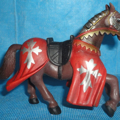 Simba Medieval Jousting Horse like new, brown with red and silver trim
