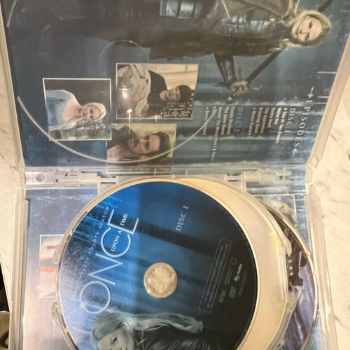 Once Upon A Time Season 4 Limited Edition Cover Boxset like new, DVD