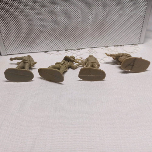 SOLPA Airfix British paratroopers 1/32 used, 4 figures English soldiers