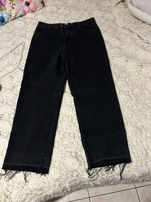 Zara women's black high-rise straight jeans like new, size L