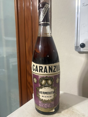 Vintage μπουκάλι Garanzia Vermouth Bianco μεταχειρισμένο, σφραγισμένο 1974