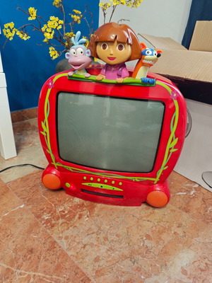 Τηλεόραση Dora the Explorer μεταχειρισμένη CRT με DVD και τηλεχειριστήριο