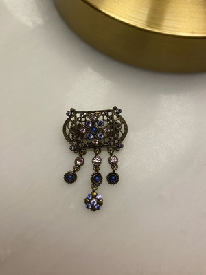 Brooch with stones like new, purple