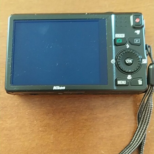Nikon digital camera like new with card reader and triple audio-video cable