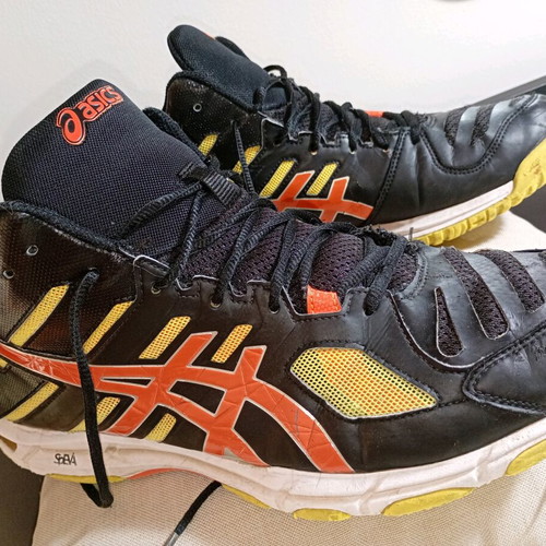 Asics men's shoes used, size 47, black and orange