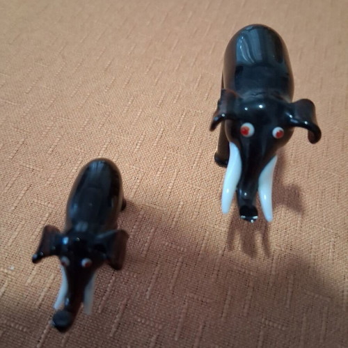 Mourano style elephant figurines like new