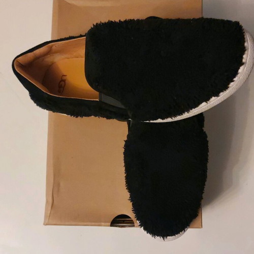 UGG W Ricci Black Slip-On Sneakers Like New Size 40