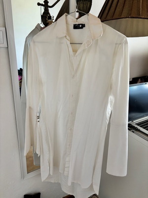 Be a Bee Couture white oversized shirt size small like new