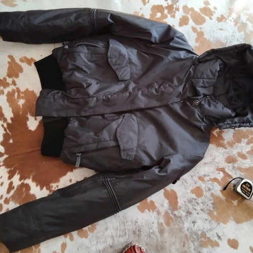 Black modern warm jacket like new, size L