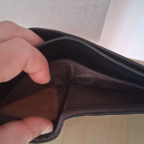 Leather men's wallet new, black with zipper and magnetic clasp