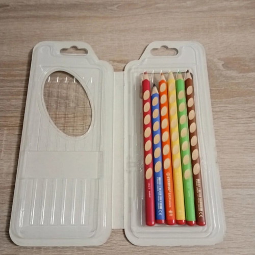 Stabilo Easy Start colored pencils used, 6 colors for right-handed kids