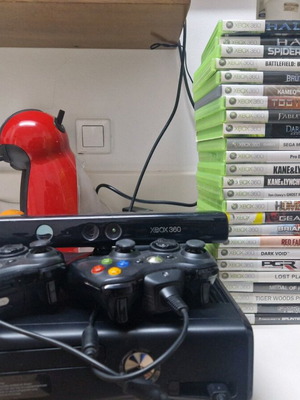 Xbox 360 Slim used with Kinect, 250GB HDD and games