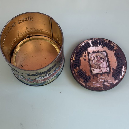 Vintage metal tin box Haeberlein-Metzger with Nuremberg city illustration
